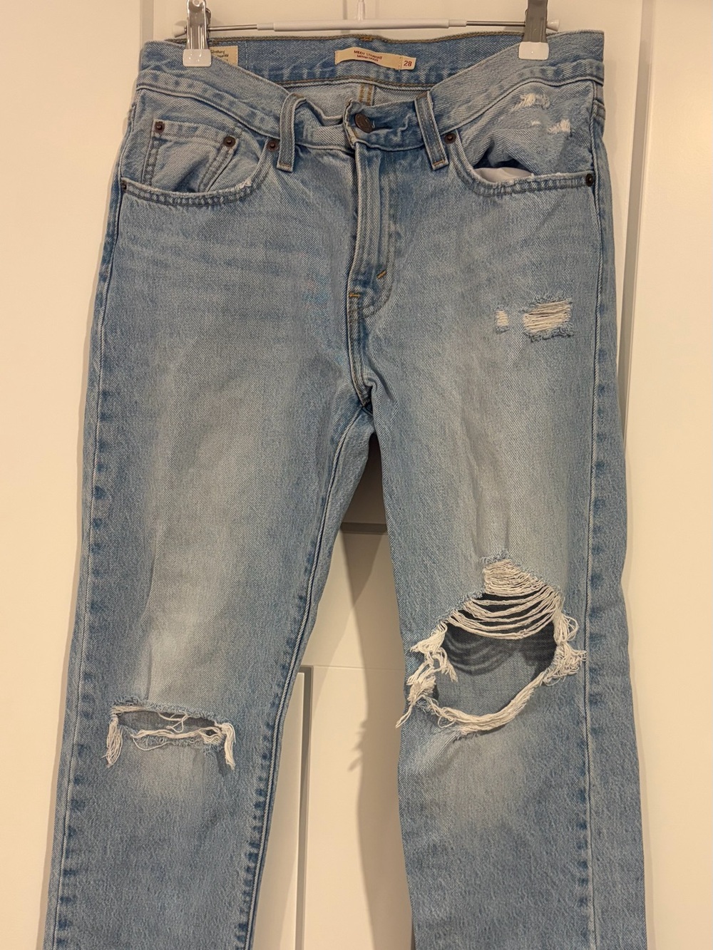 Levi’s Mid 90s Straight Ripped Jeans 👖